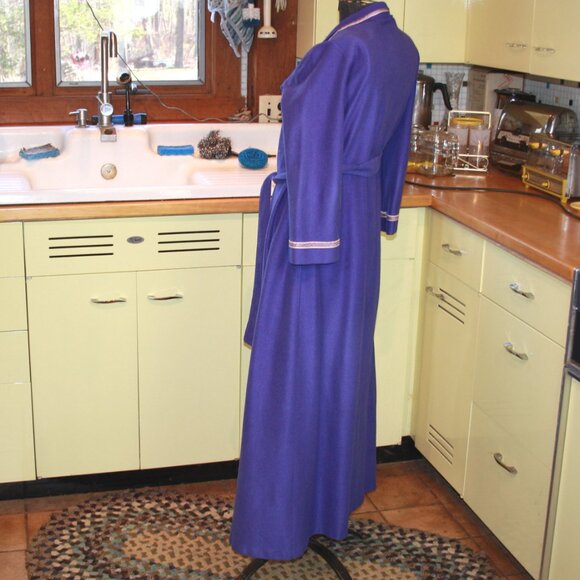 Vintage At HomeWear Ladies Bath Robe Union Made - Picture 3 of 7